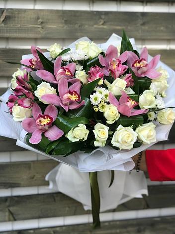 Букет цветов из: Розы и Хризантемы в Малом Верево