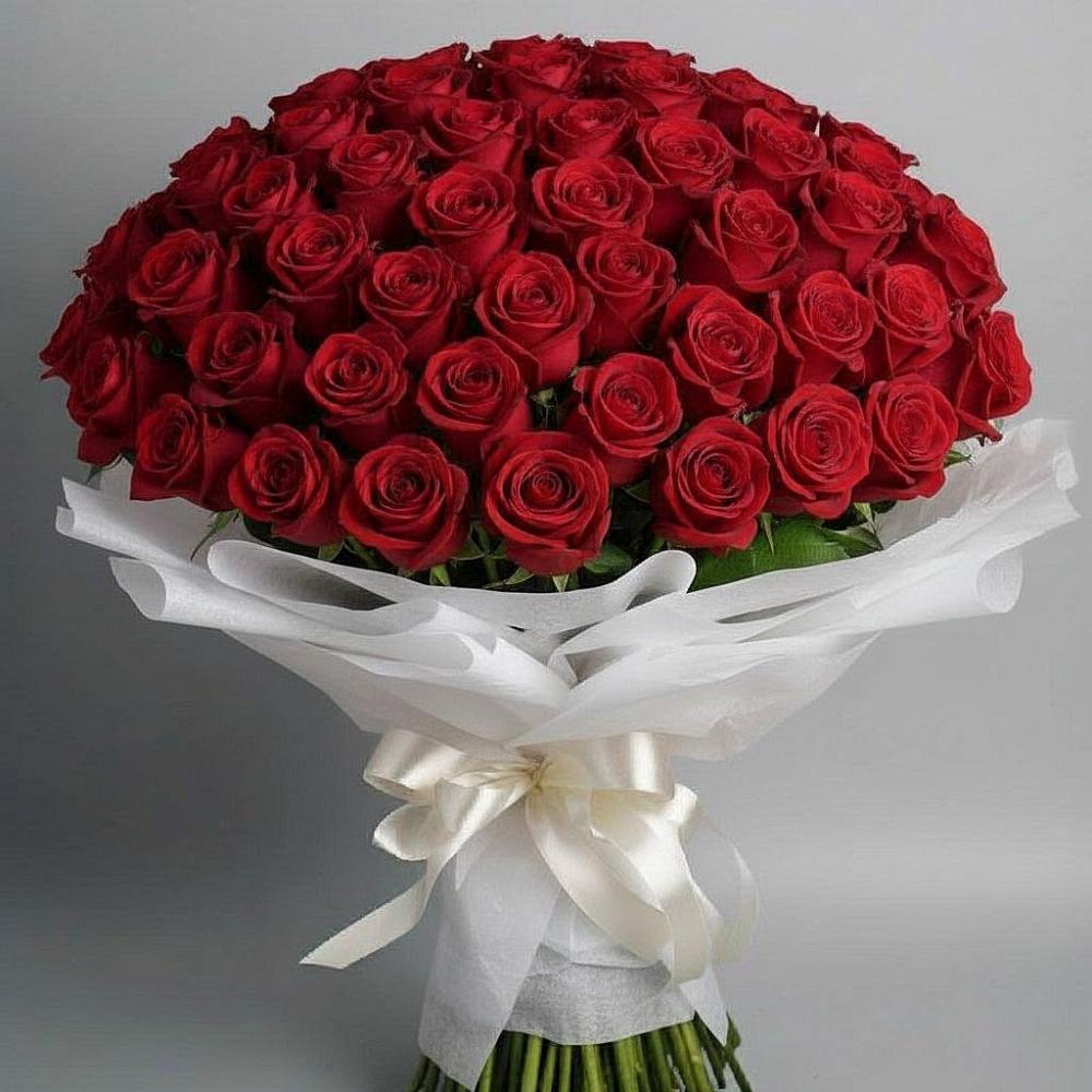 Букет 101 Красная роза Блэк Мэджик в Малом Верево