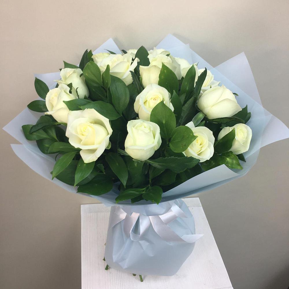 Букет 15 Белых роз Проуд в Малом Верево