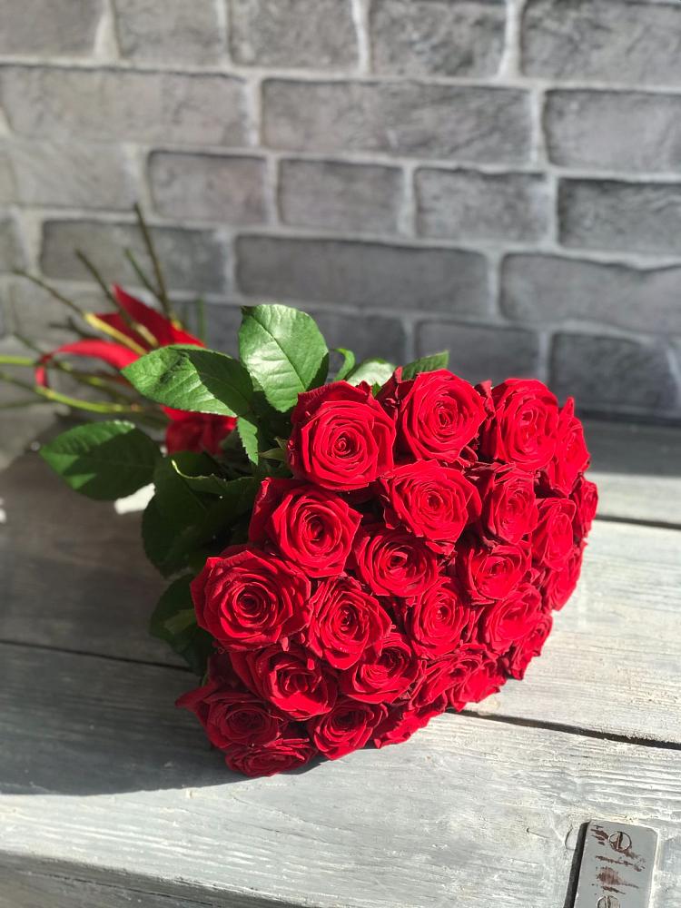 Букет Красные розы Фридом в Малом Верево