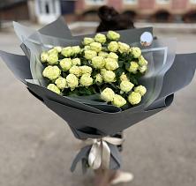 Букет Белые кустовые розы Солинеро в Малом Верево