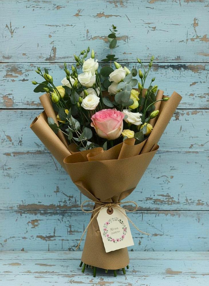 Букет цветов из: Розы и Лизиантусы в Малом Верево