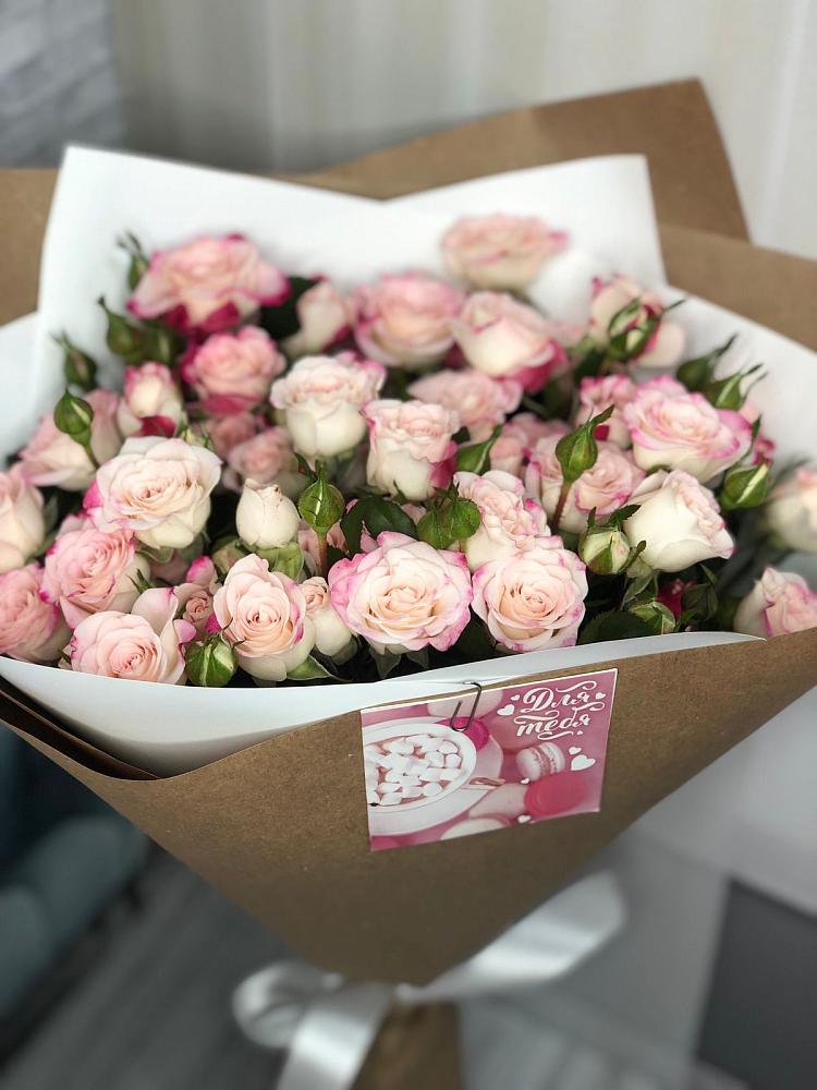 Букет цветов из: Розы в Малом Верево