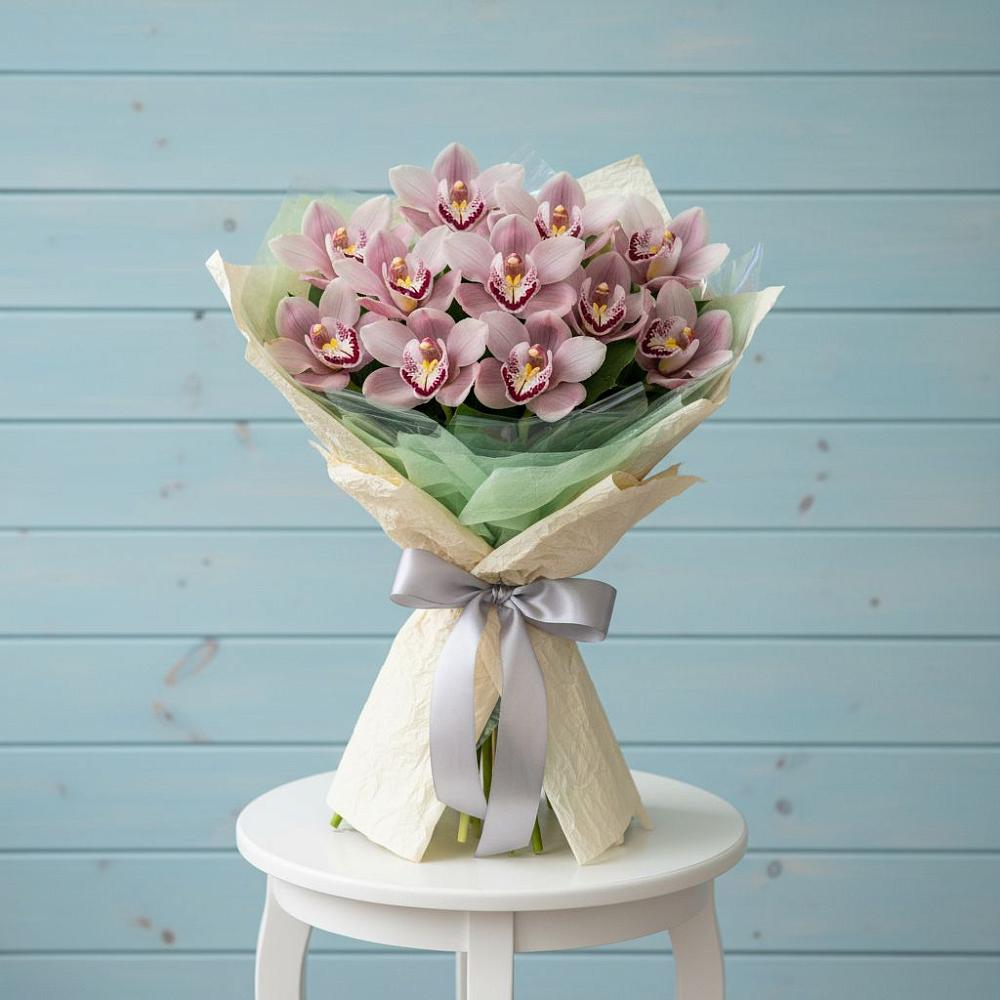 Букет цветов из: Орхидеи и Розы в Малом Верево