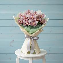 Букет цветов из:  Орхидеи и Розы в Малом Верево